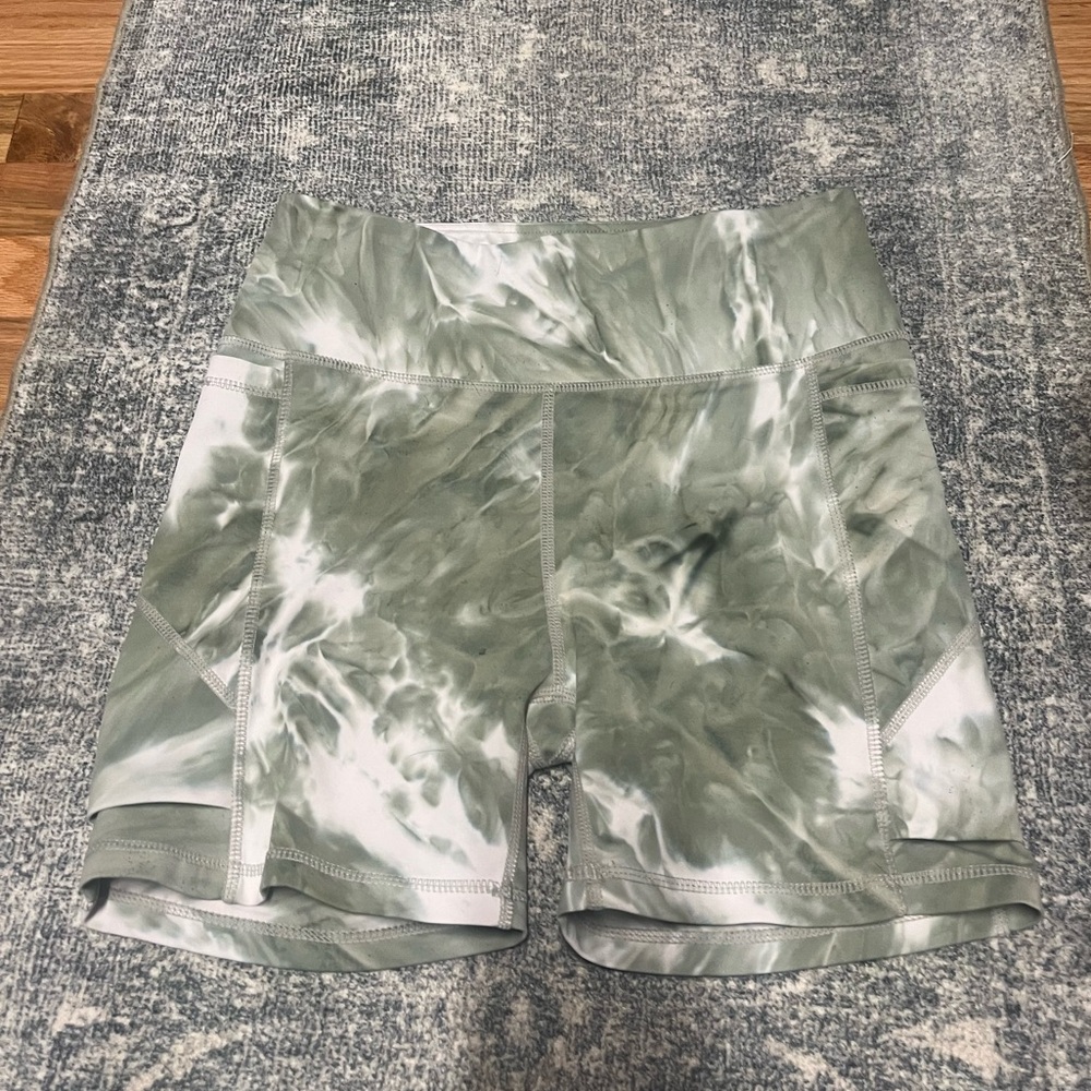 Senita Athletics 5inch Baseline Shorts in Sage Green